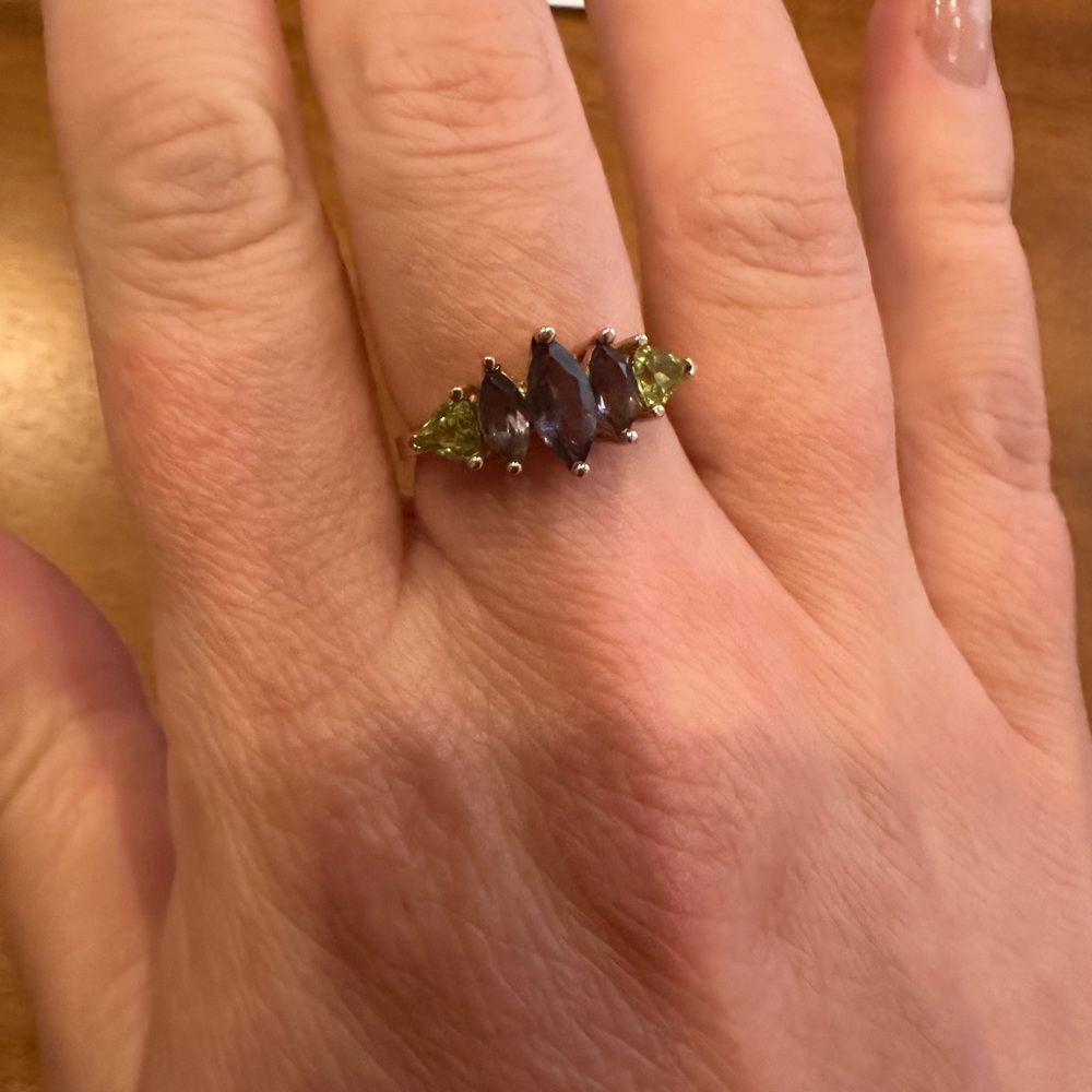 Vintage 10K Solid Yellow Gold Amethyst and Peridot Ring